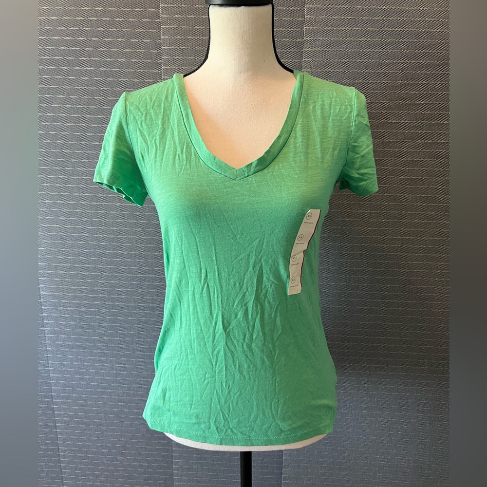 Universal Thread V-Neck Short Sleeve Tee